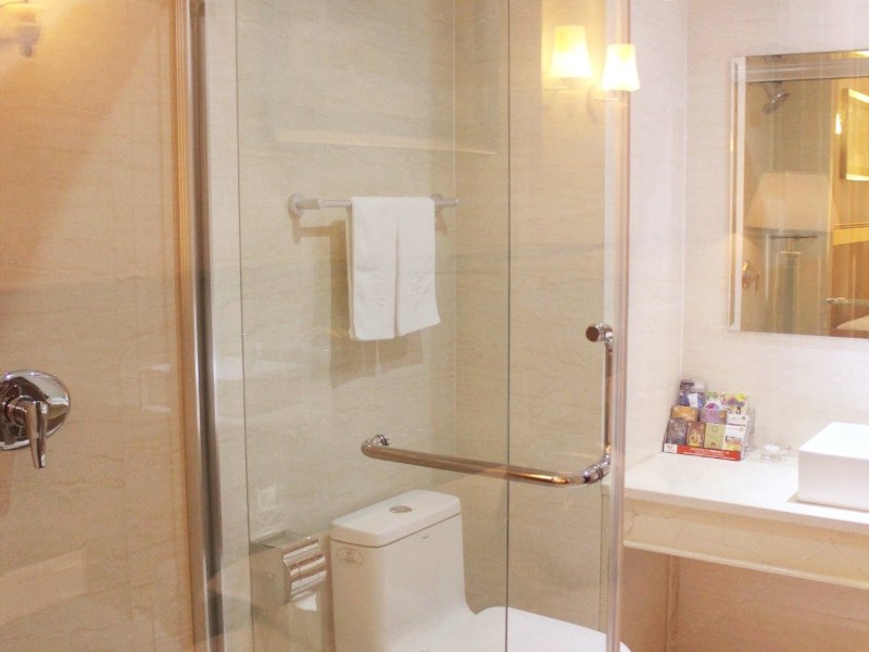 hotelPic