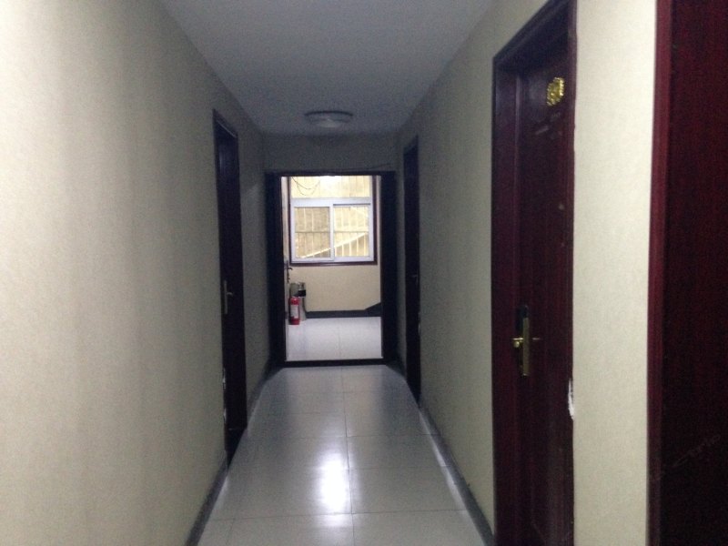 hotelPic