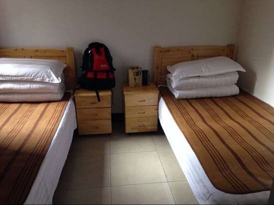hotelPic