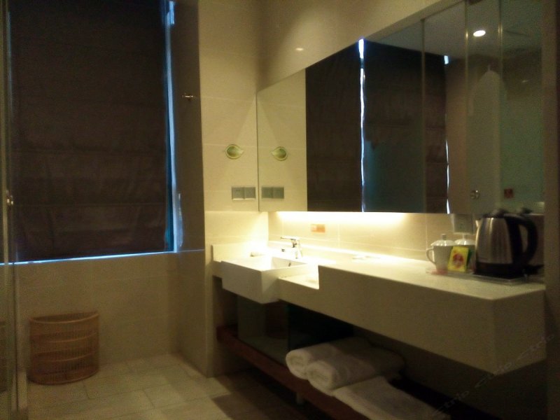 hotelPic