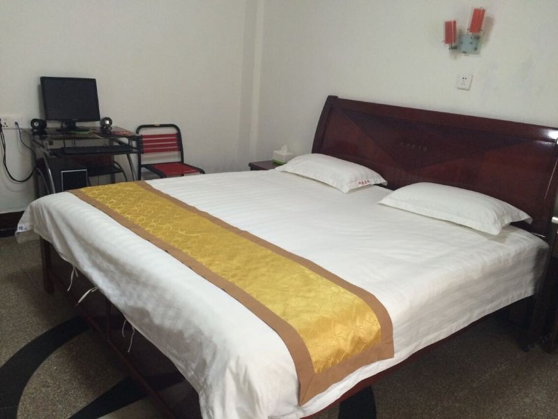hotelPic