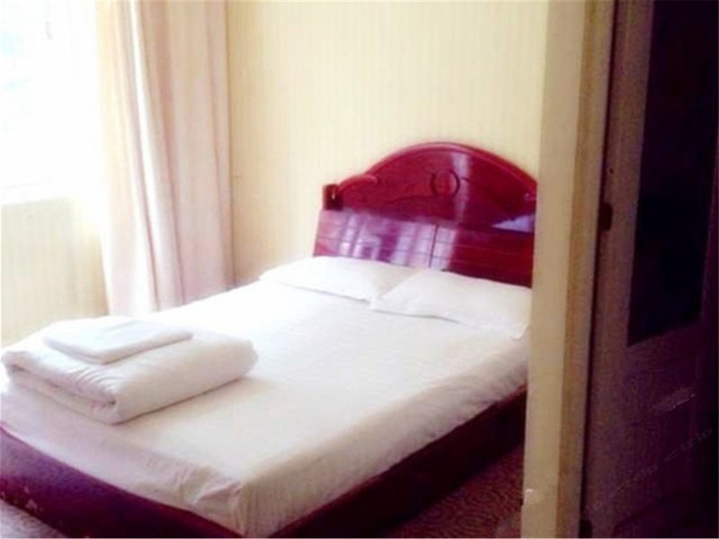 hotelPic