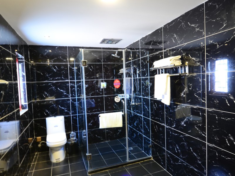 hotelPic