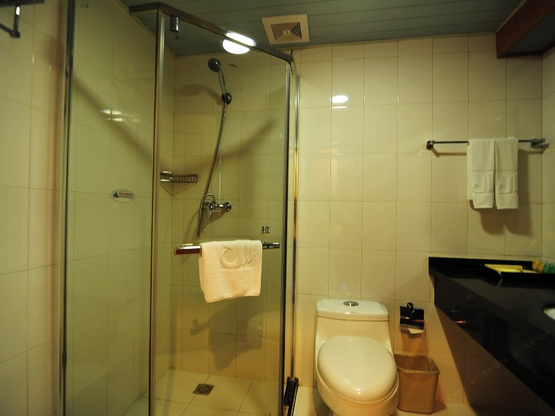hotelPic