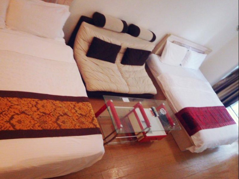 hotelPic