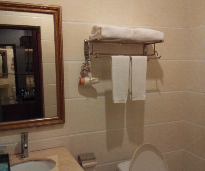 hotelPic