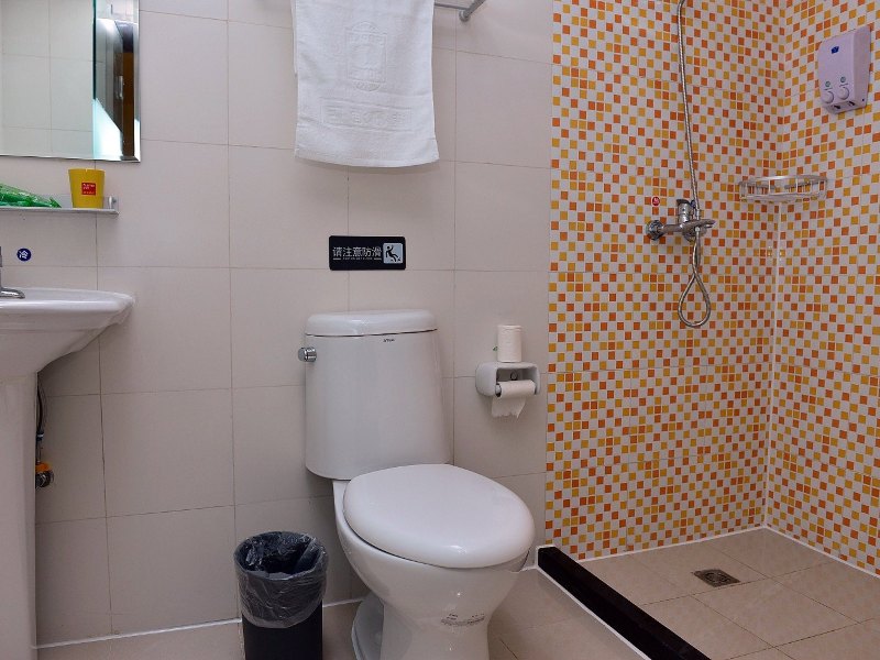 hotelPic