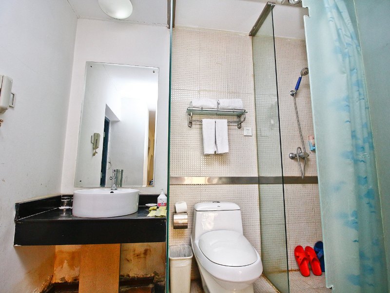 hotelPic