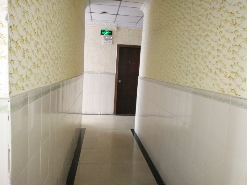 hotelPic