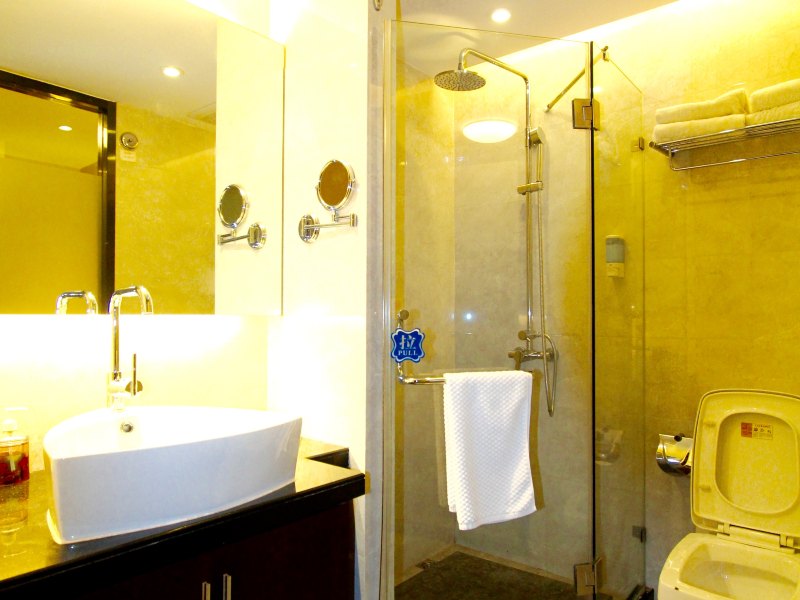 hotelPic