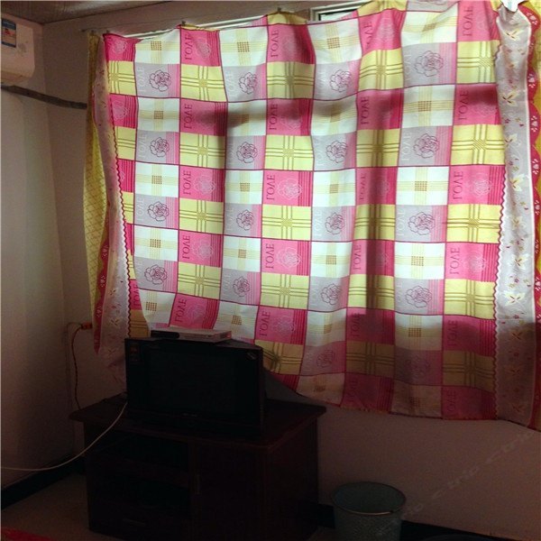 hotelPic
