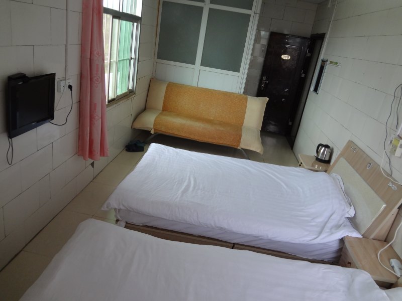 hotelPic