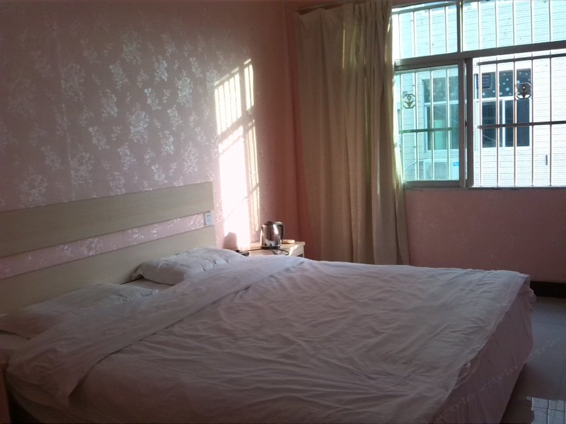 hotelPic