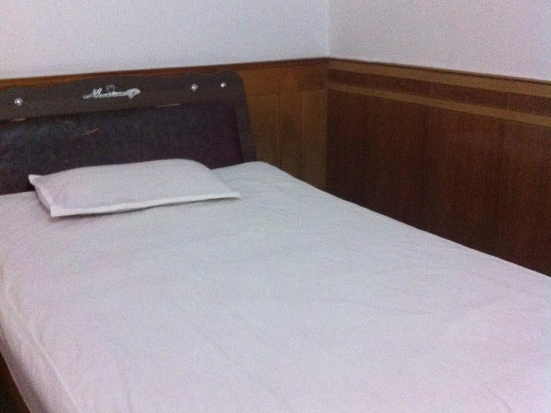 hotelPic