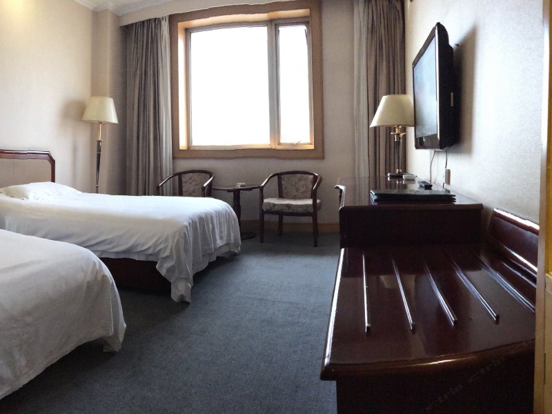 hotelPic