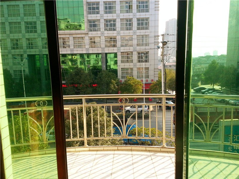 hotelPic