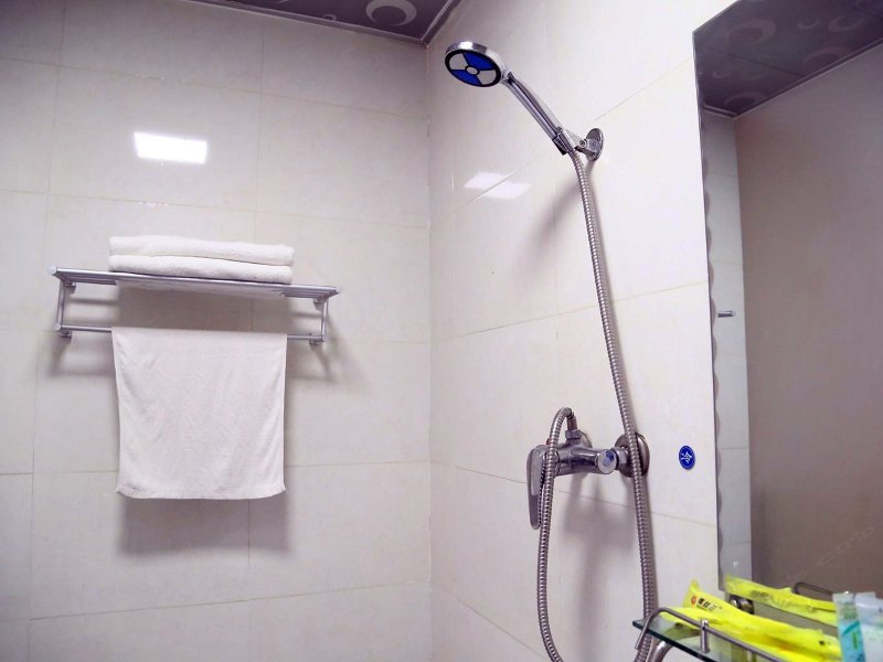 hotelPic
