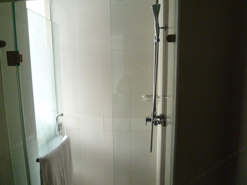 hotelPic