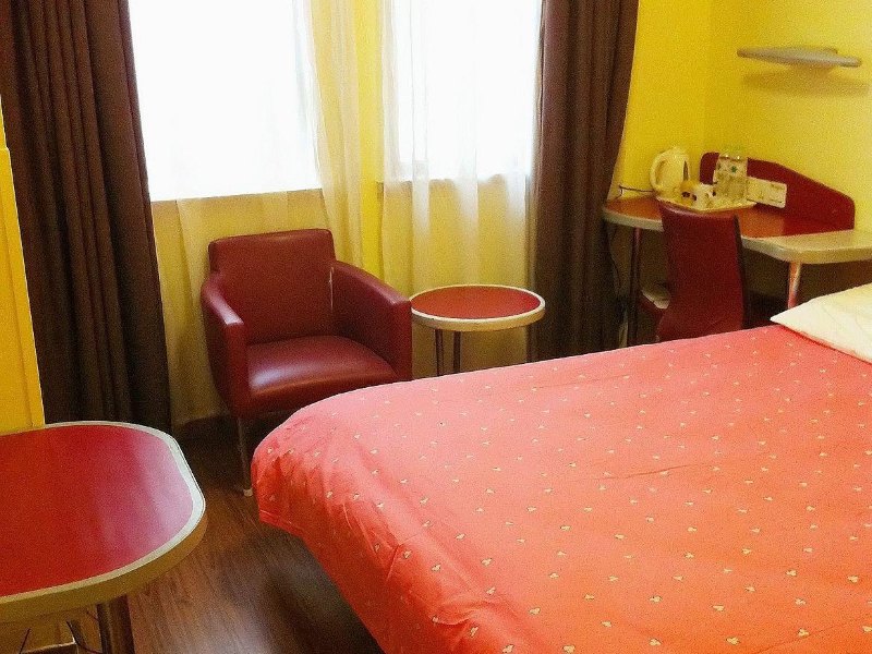 hotelPic