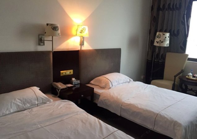 hotelPic
