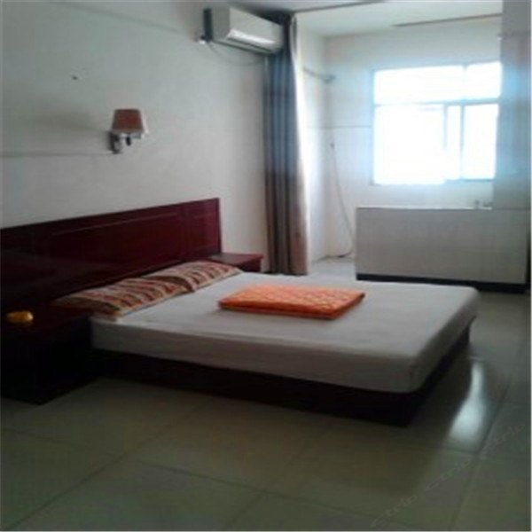 hotelPic