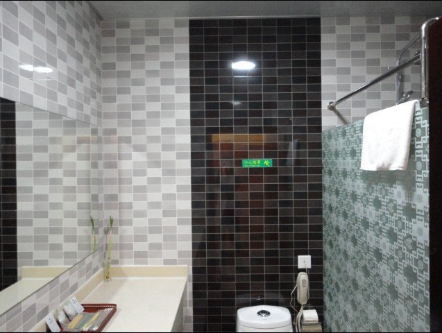 hotelPic