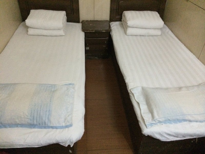 hotelPic