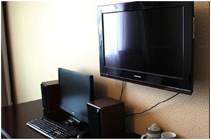 hotelPic