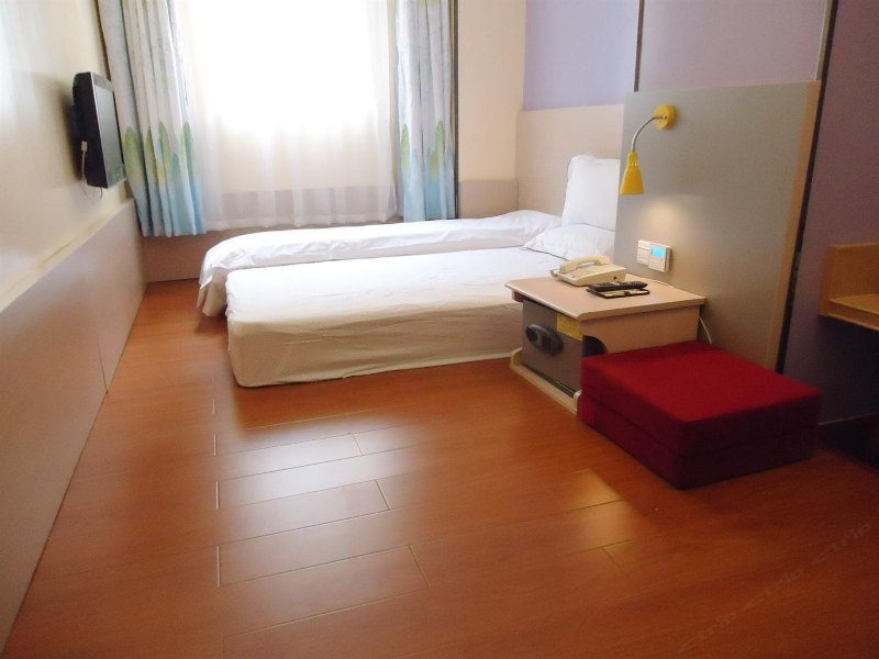 hotelPic