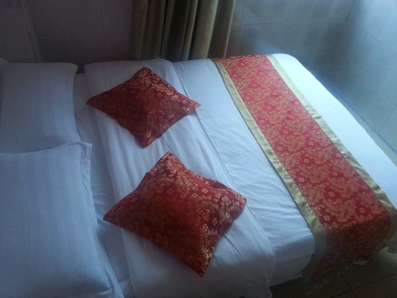 hotelPic