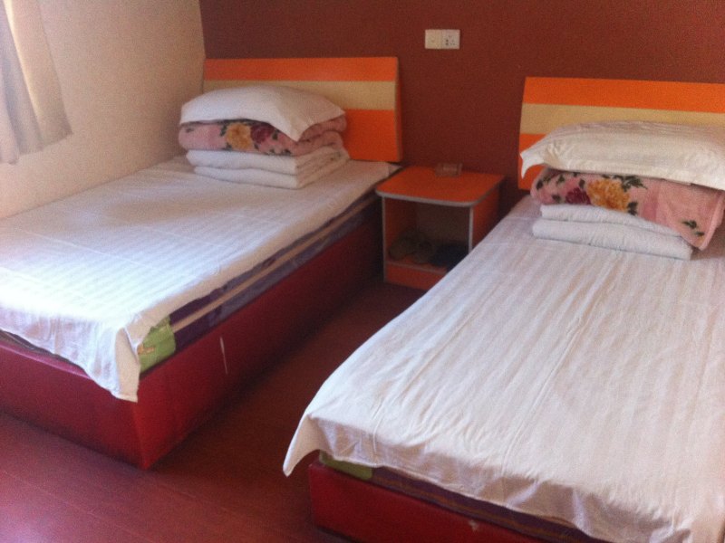 hotelPic