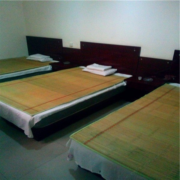 hotelPic