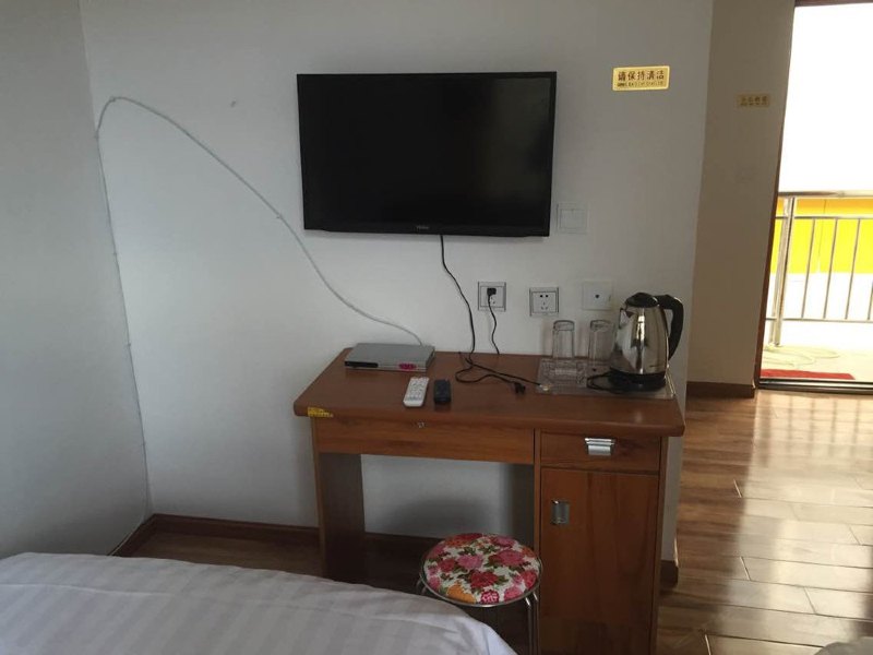hotelPic
