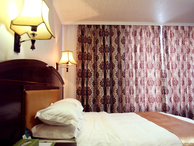 hotelPic
