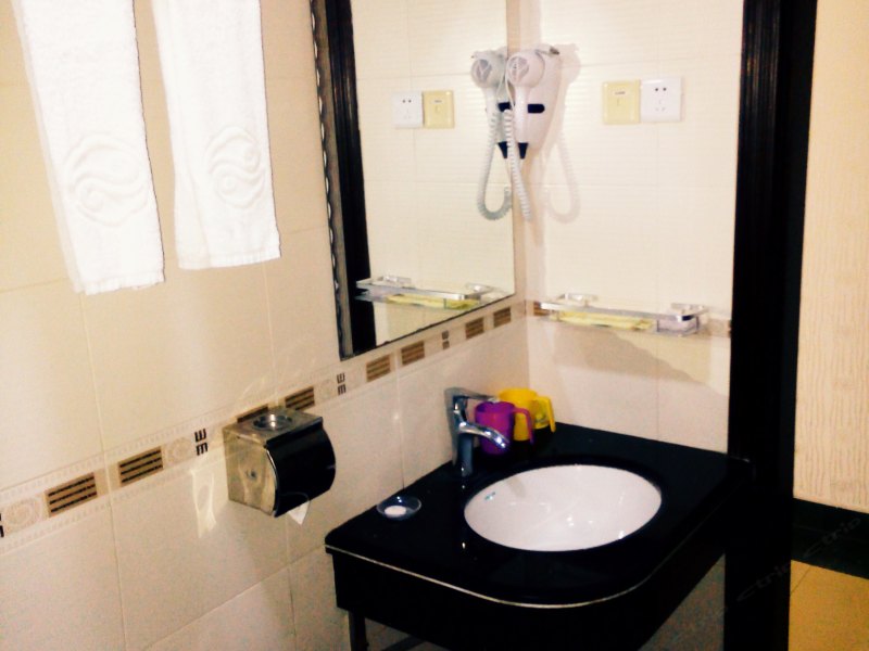 hotelPic