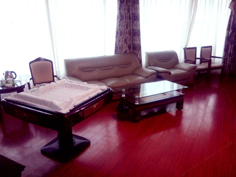 hotelPic