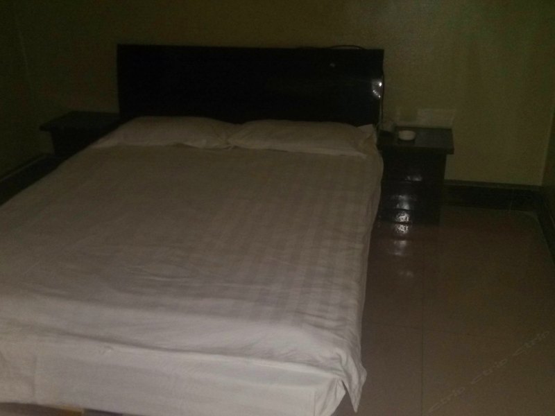 hotelPic