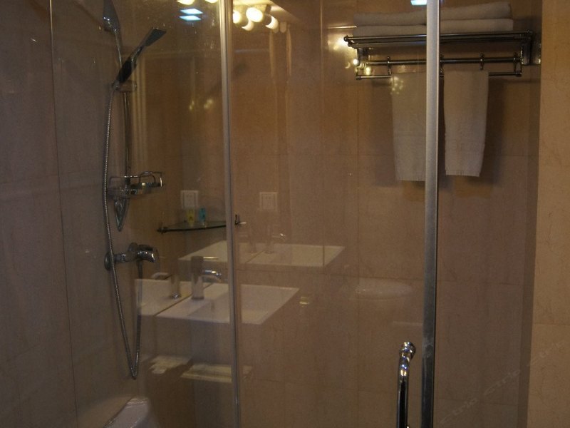 hotelPic