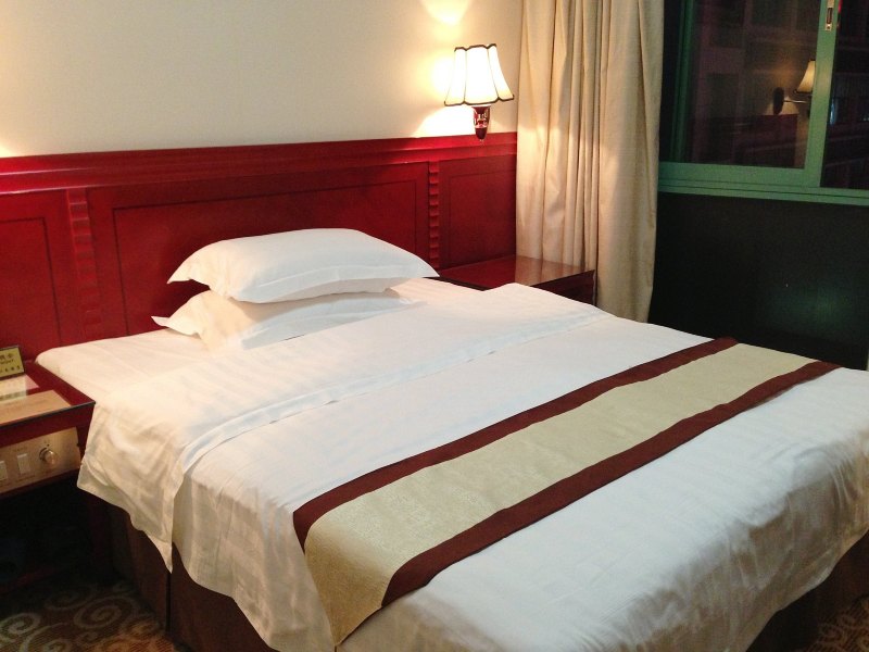 hotelPic