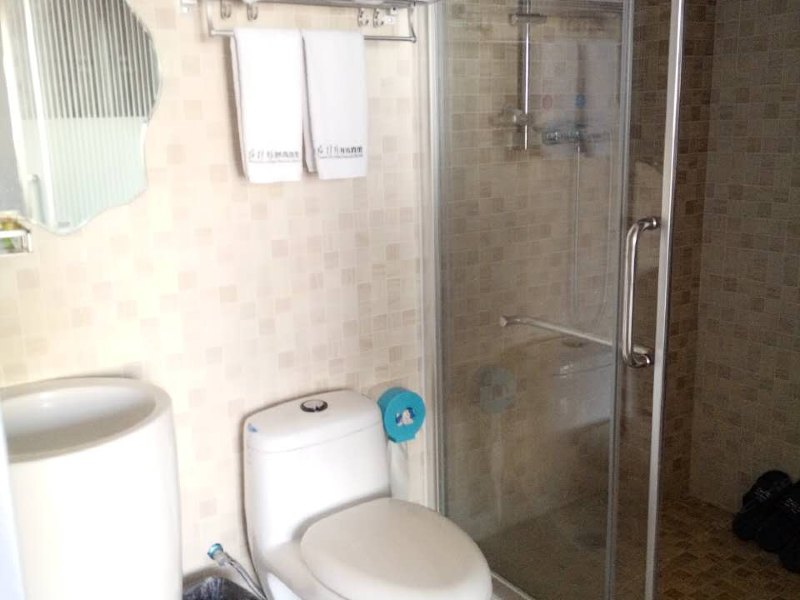 hotelPic