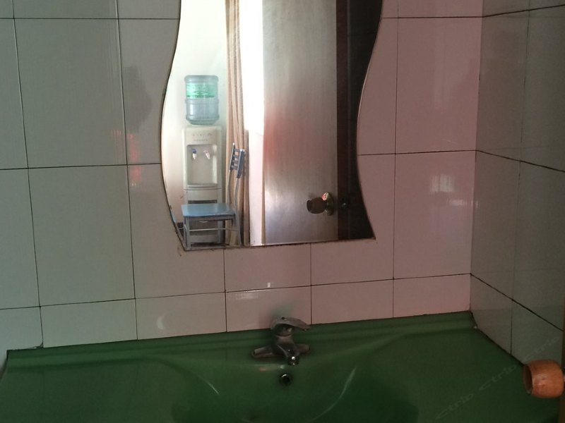 hotelPic