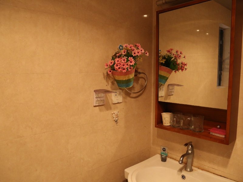hotelPic