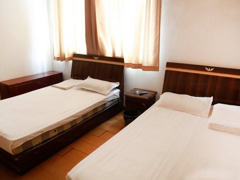 hotelPic
