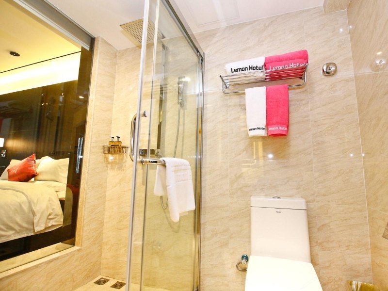 hotelPic