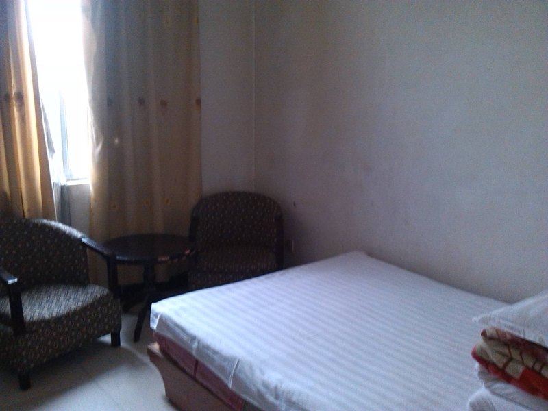 hotelPic