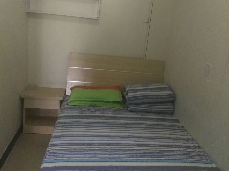 hotelPic