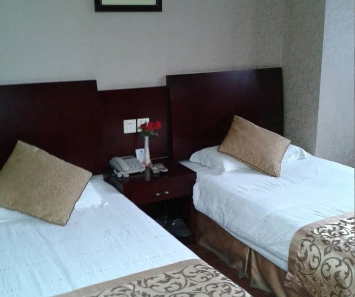 hotelPic