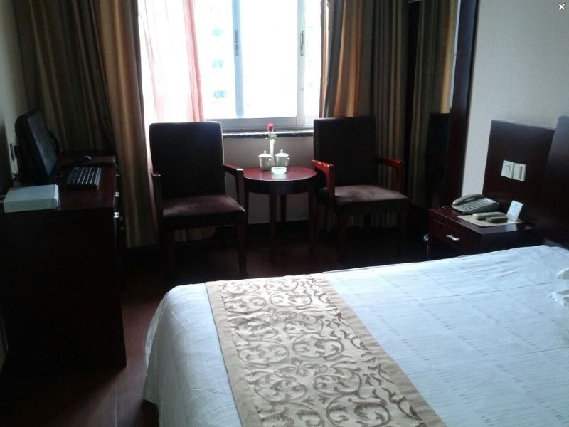 hotelPic