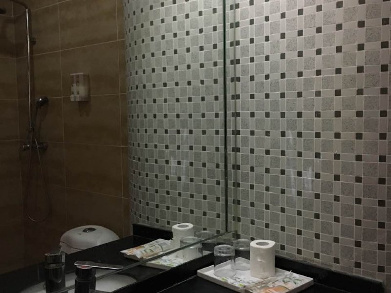 hotelPic