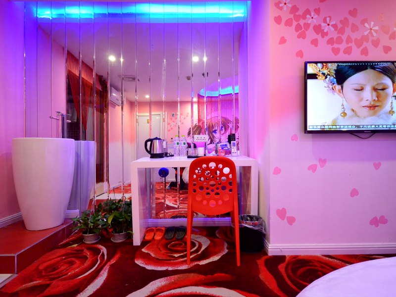 hotelPic